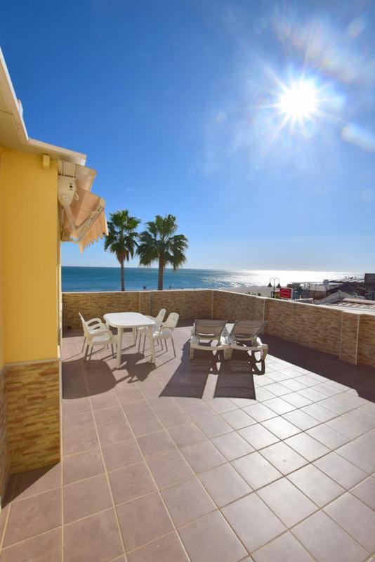 Carihuela 1ª Linea De Playa Apartment Torremolinos Luaran gambar