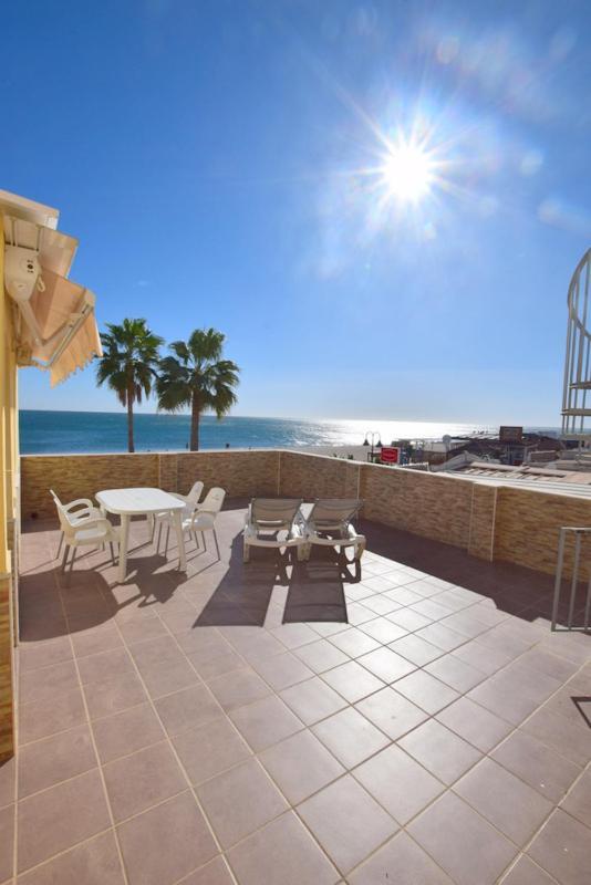 Carihuela 1ª Linea De Playa Apartment Torremolinos Luaran gambar