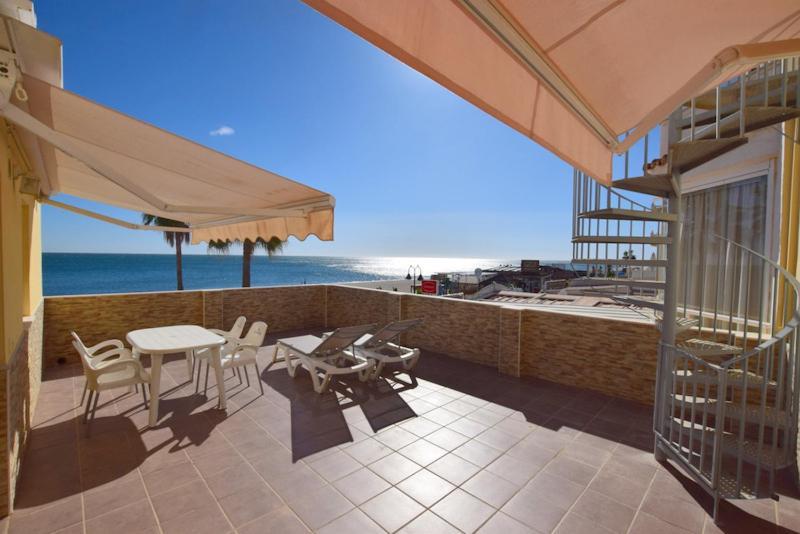 Carihuela 1ª Linea De Playa Apartment Torremolinos Luaran gambar