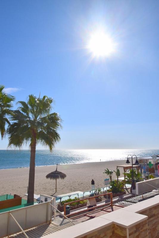 Carihuela 1ª Linea De Playa Apartment Torremolinos Luaran gambar