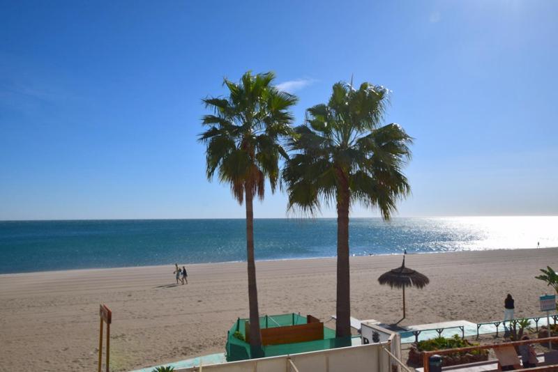 Carihuela 1ª Linea De Playa Apartment Torremolinos Luaran gambar